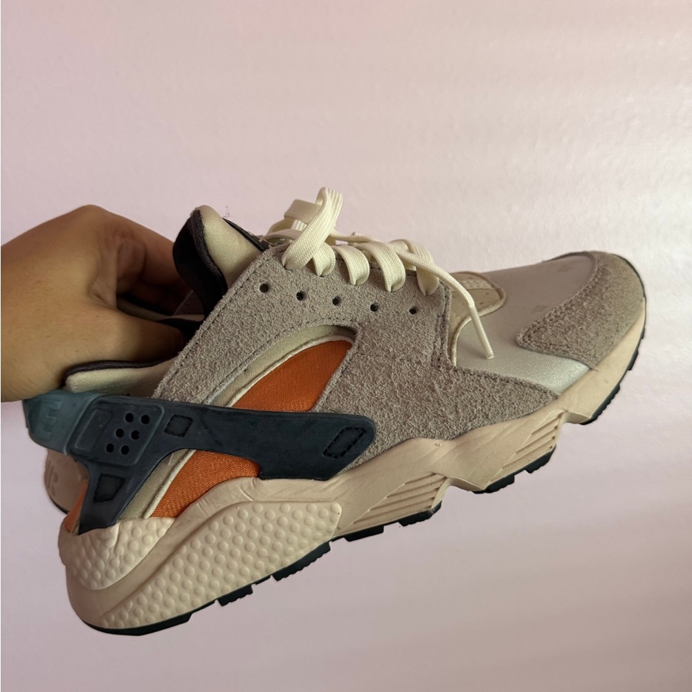 Nikes Air (Woman’s size 8.5)